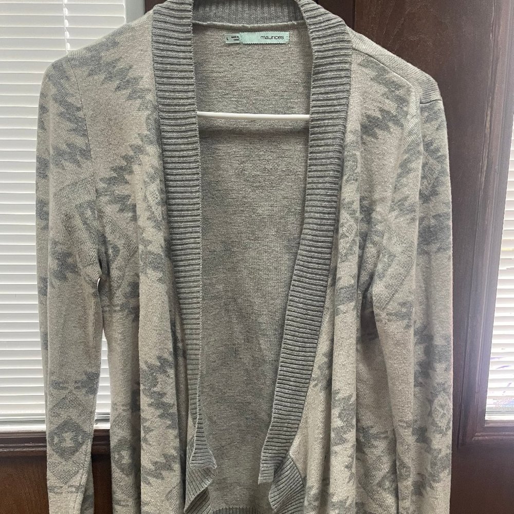 Maurices Womens gray pattern cardigan, size Large